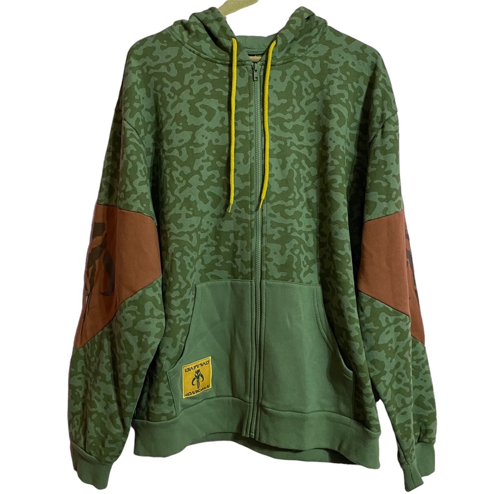 NWT Star Wars Mandalorian Hoodie Sz L, get this outta my closet, I hate StarWars
